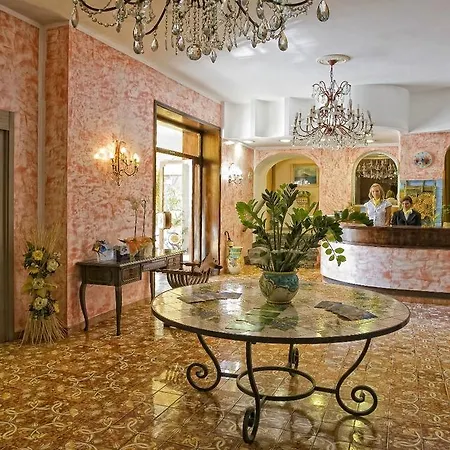 Isola Hotell